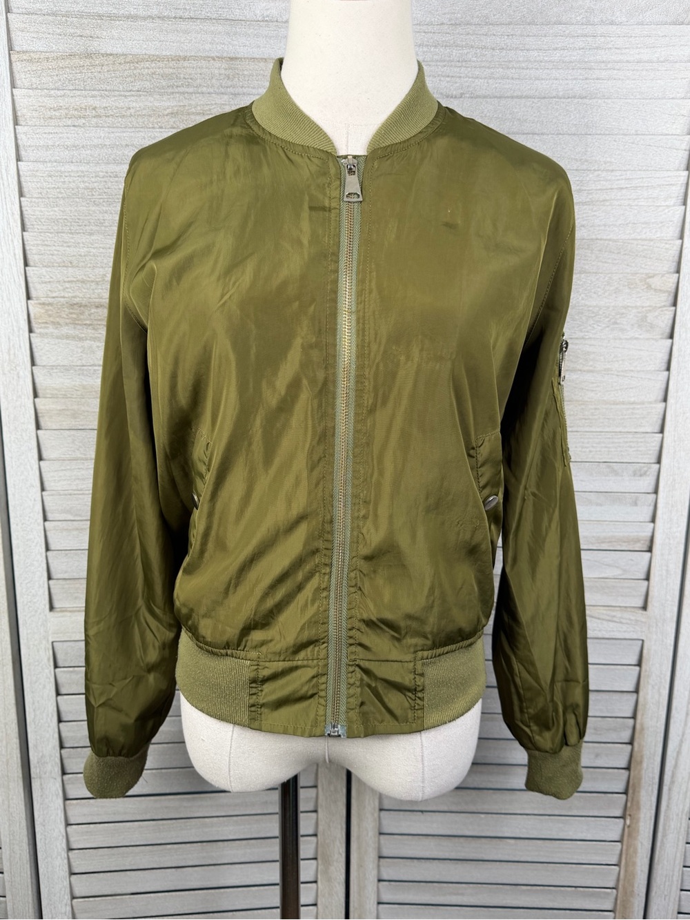 36.5 Olive Green Cropped Windbreaker Bomber Jacket Women's-Medium